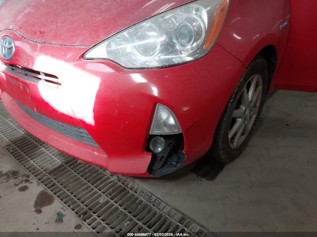 JTDKDTB30E1574105 Toyota Prius C Four