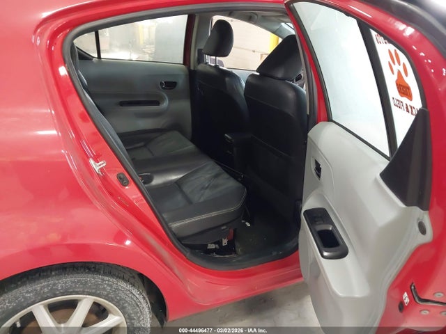 JTDKDTB30E1574105 Toyota Prius C Four