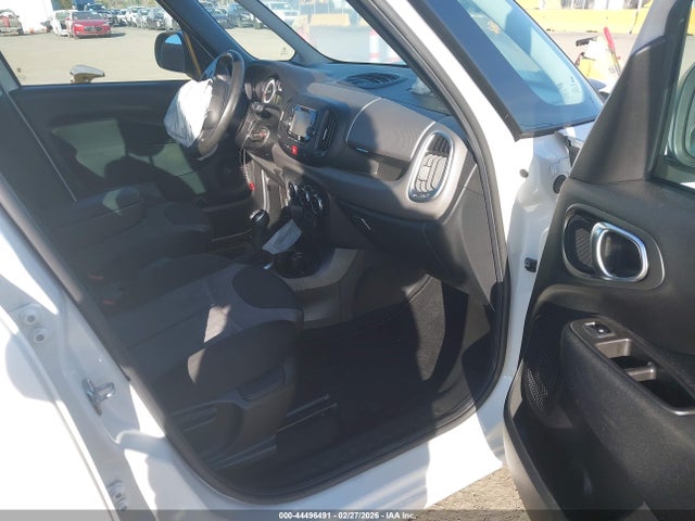 2017 FIAT 500L ZFBCFAAH0HZ039574 Photo 4