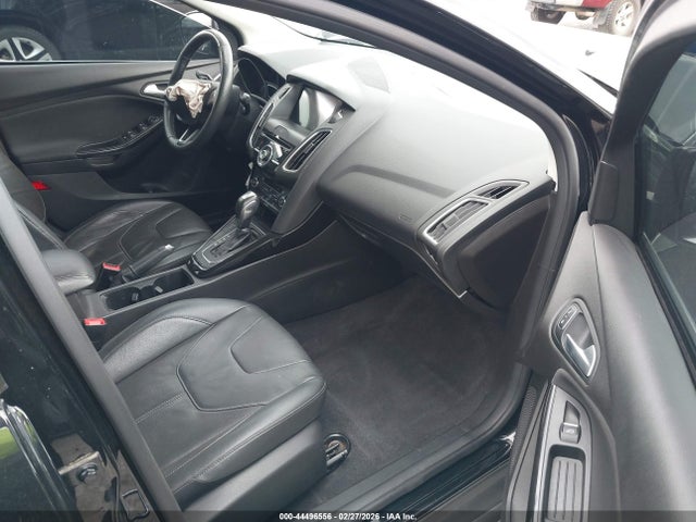 1FADP3J27HL215051 Ford Focus Titanium