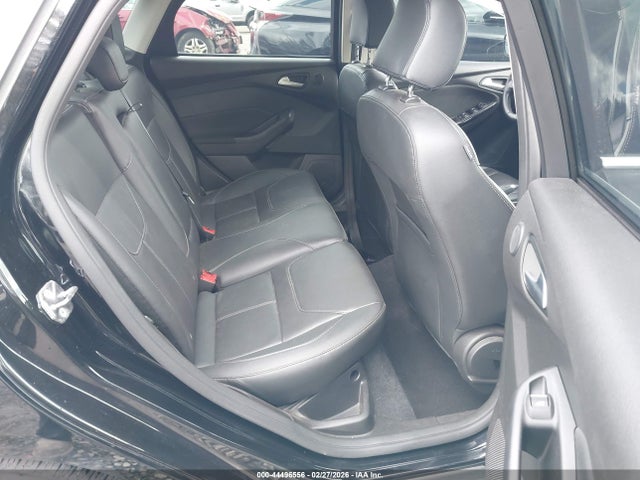 1FADP3J27HL215051 Ford Focus Titanium