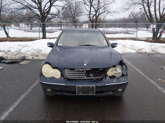 2003 Mercedes-benz C 240 მანქანა იყიდება აუქციონზე, vin: WDBRF61J83A521142, აუქციონის ნომერი: 44496563