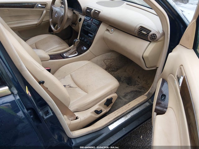 2003 Mercedes-benz C 240 მანქანა იყიდება აუქციონზე, vin: WDBRF61J83A521142, აუქციონის ნომერი: 44496563