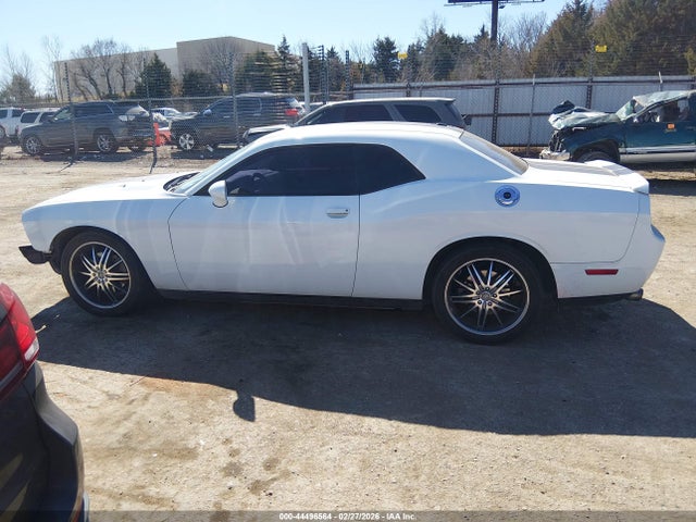 44496564 :رقم المزاد ، 2C3CDYAG0EH153271 vin ، 2014 Dodge Challenger Sxt Plus مزاد بيع