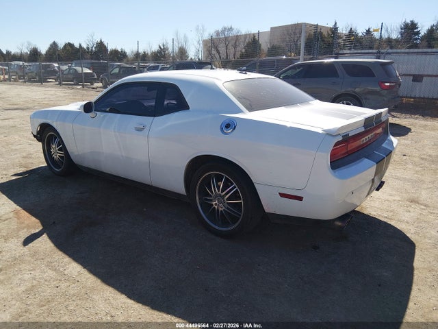 44496564 :رقم المزاد ، 2C3CDYAG0EH153271 vin ، 2014 Dodge Challenger Sxt Plus مزاد بيع
