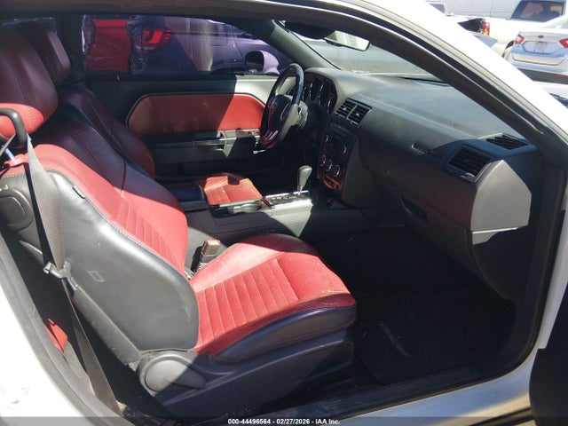 44496564 :رقم المزاد ، 2C3CDYAG0EH153271 vin ، 2014 Dodge Challenger Sxt Plus مزاد بيع