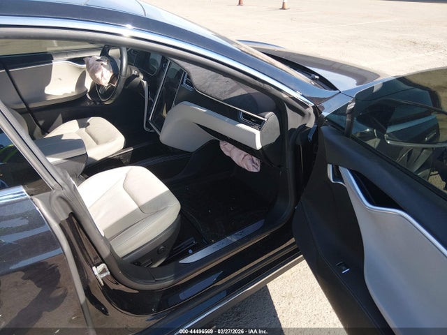 2016 TESLA MODEL S 5YJSA1E40GF118407 Photo 4