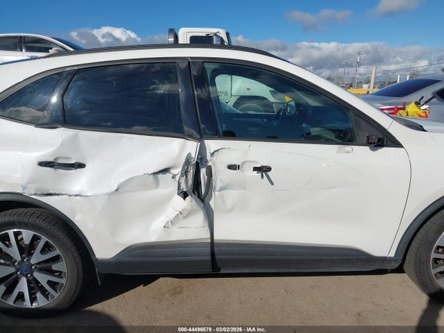 1FMCU0BZ1LUC37912 Ford Escape Se Sport Hybrid