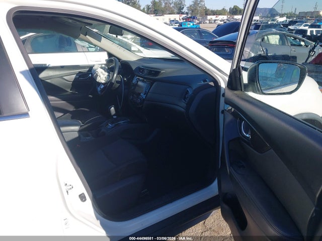 JN8AT2MT3KW262644 Nissan ROGUE SV