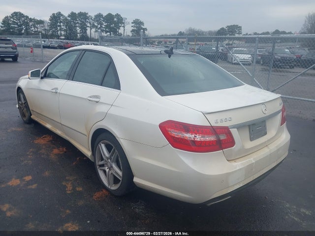 2013 MERCEDES-BENZ E 550 WDDHF9BB9DA760566 Photo 2