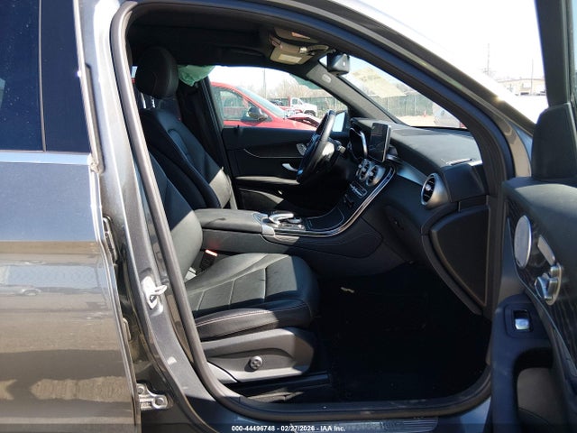 WDC0G4KB0JV015890 Mercedes-Benz Glc 300 4matic