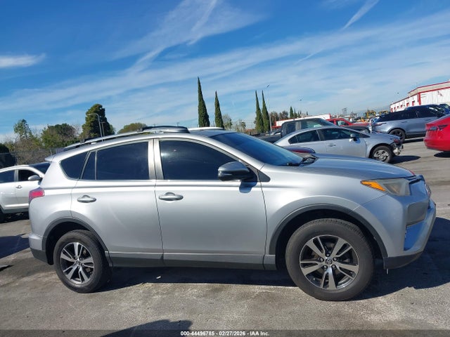 44496785 :رقم المزاد ، JTMWFREV5JJ166513 vin ، 2018 Toyota Rav4 Xle مزاد بيع