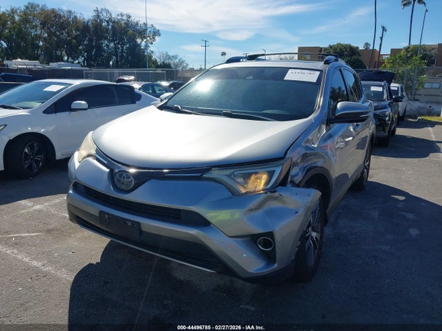 44496785 :رقم المزاد ، JTMWFREV5JJ166513 vin ، 2018 Toyota Rav4 Xle مزاد بيع