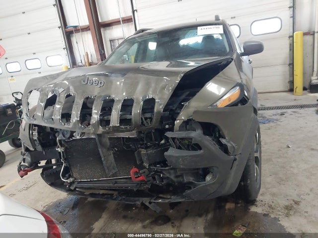 2015 Jeep Cherokee Trailhawk მანქანა იყიდება აუქციონზე, vin: 1C4PJMBSXFW513277, აუქციონის ნომერი: 44496790