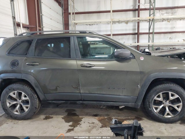 2015 Jeep Cherokee Trailhawk მანქანა იყიდება აუქციონზე, vin: 1C4PJMBSXFW513277, აუქციონის ნომერი: 44496790