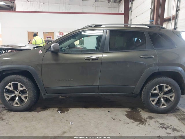 2015 Jeep Cherokee Trailhawk მანქანა იყიდება აუქციონზე, vin: 1C4PJMBSXFW513277, აუქციონის ნომერი: 44496790