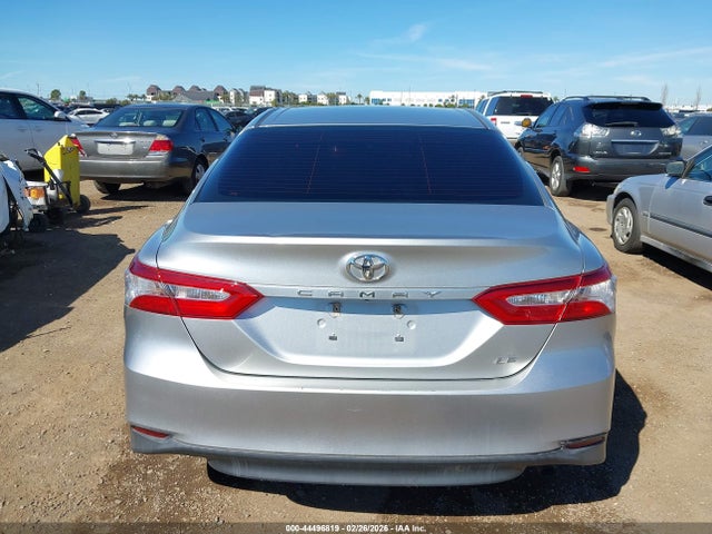 4T1B11HK8JU559075 Toyota CAMRY LE