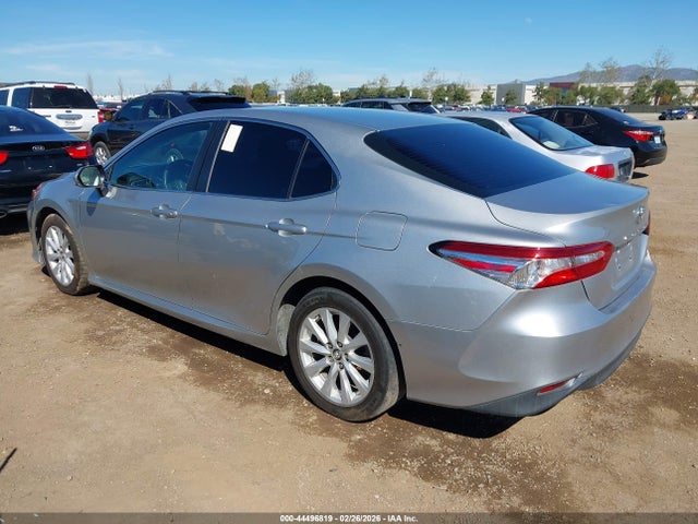4T1B11HK8JU559075 Toyota CAMRY LE
