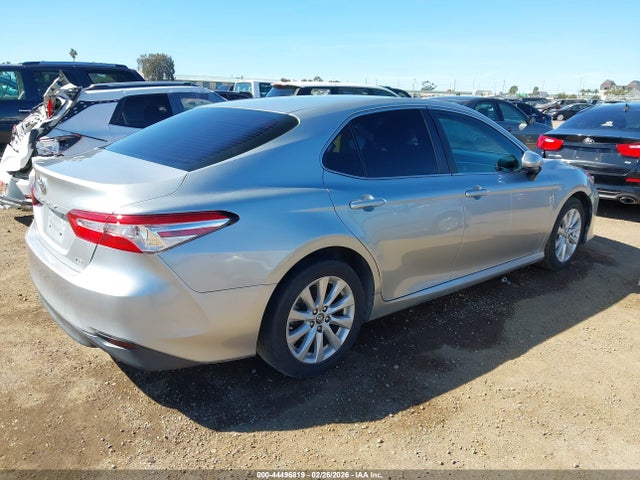 4T1B11HK8JU559075 Toyota CAMRY LE