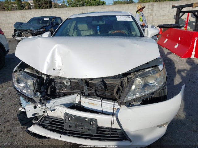 JTHBW1GG3F2081152 Lexus ES 300H