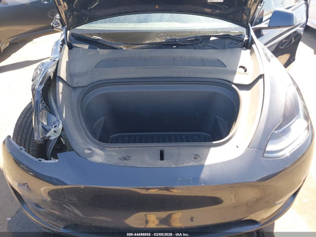 Продажа на аукционе авто 2024 Tesla Model Y Long Range Single Motor Rear-wheel Drive/rwd, vin: 7SAYGDED8RF042984, номер лота: 44496958