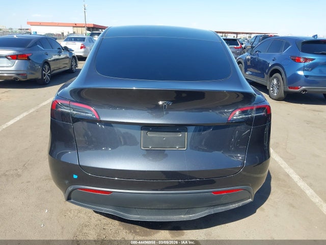 Продажа на аукционе авто 2024 Tesla Model Y Long Range Single Motor Rear-wheel Drive/rwd, vin: 7SAYGDED8RF042984, номер лота: 44496958