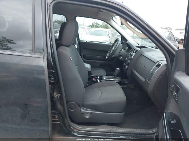 44497014 :رقم المزاد ، 4F2CY0C79AKM01065 vin ، 2010 Mazda Tribute I Touring مزاد بيع