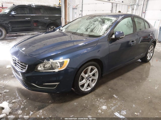 Volvo S60 T5 2015 YV126MFJ6F2367832 Image 2