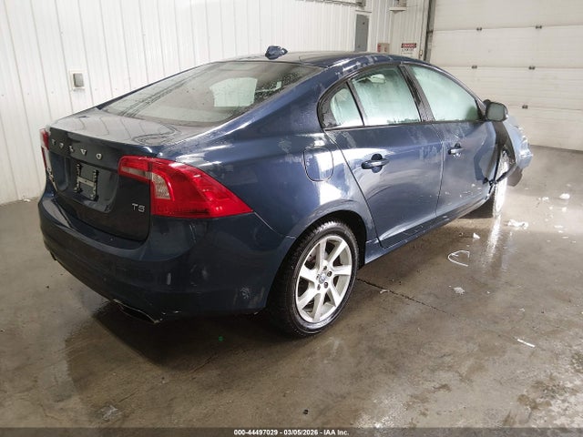 Volvo S60 T5 2015 YV126MFJ6F2367832 Image 4
