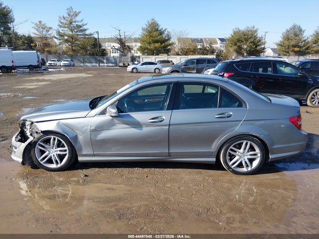 Продажа на аукционе авто 2012 Mercedes-benz C 300 Sport 4matic, vin: WDDGF8BB2CA630309, номер лота: 44497040