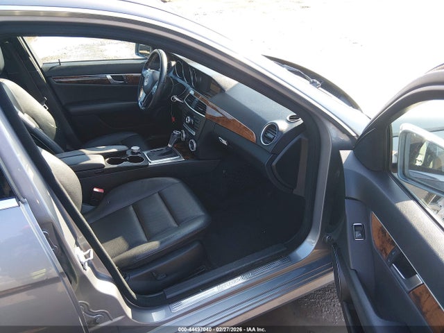 Продажа на аукционе авто 2012 Mercedes-benz C 300 Sport 4matic, vin: WDDGF8BB2CA630309, номер лота: 44497040