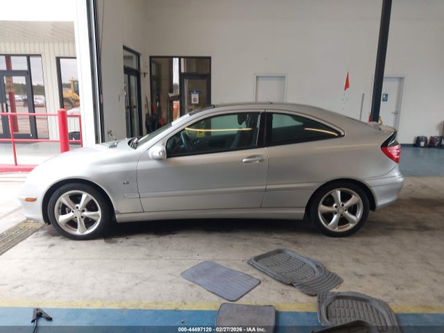 2003 Mercedes-benz C 230 Kompressor Sport მანქანა იყიდება აუქციონზე, vin: WDBRN40J93A477466, აუქციონის ნომერი: 44497120