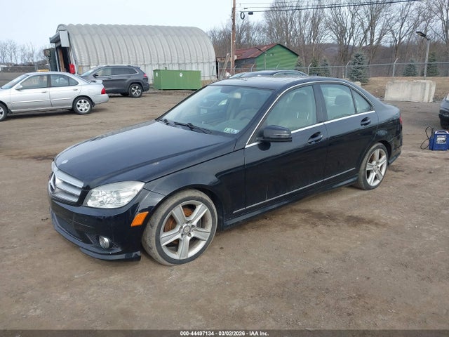 2010 MERCEDES-BENZ C-CLASS WDDGF8BB0AR095334 Photo 1