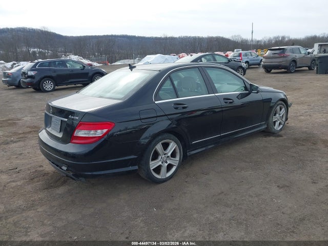 2010 MERCEDES-BENZ C-CLASS WDDGF8BB0AR095334 Photo 3