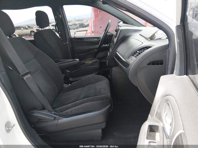 2C4RDGBG6JR221558 Dodge Grand Caravan Se Plus