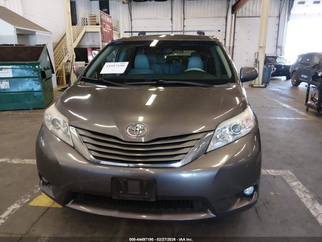 5TDDK3DC5ES089652 Toyota Sienna Xle 7 Passenger