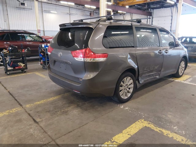 5TDDK3DC5ES089652 Toyota Sienna Xle 7 Passenger