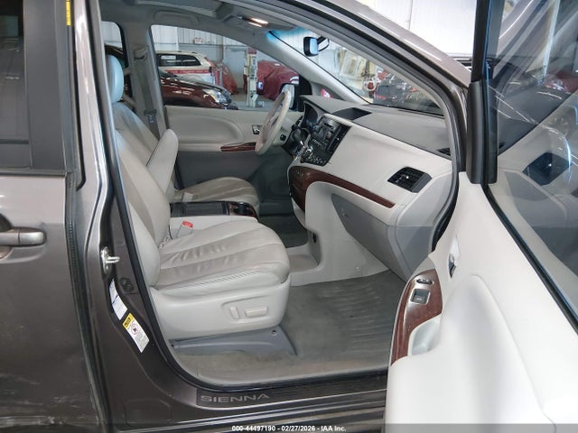 5TDDK3DC5ES089652 Toyota Sienna Xle 7 Passenger