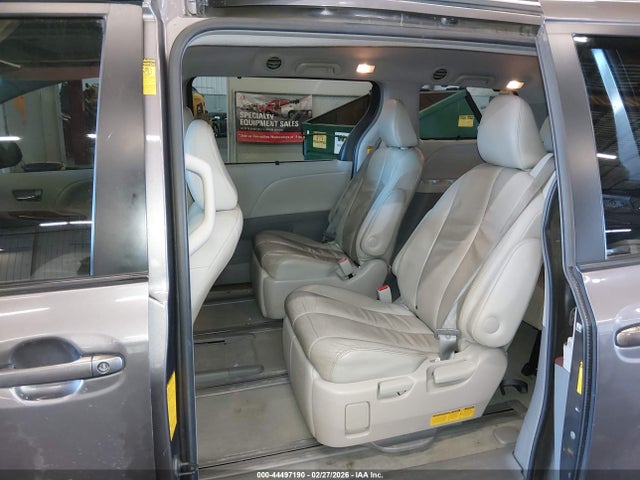 5TDDK3DC5ES089652 Toyota Sienna Xle 7 Passenger