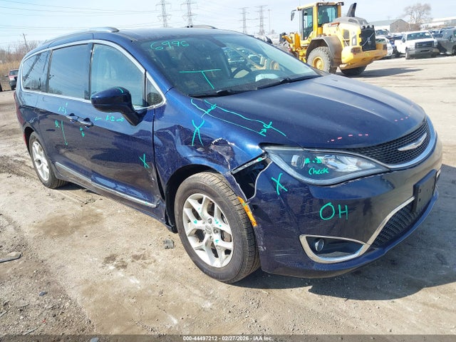 2C4RC1EG9JR158998 Chrysler Pacifica Touring L Plus