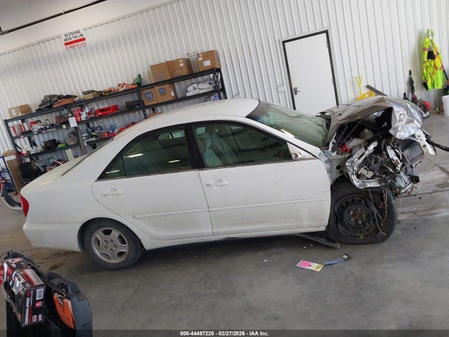 2003 Toyota Camry Le V6 მანქანა იყიდება აუქციონზე, vin: 4T1BF32K13U056688, აუქციონის ნომერი: 44497220