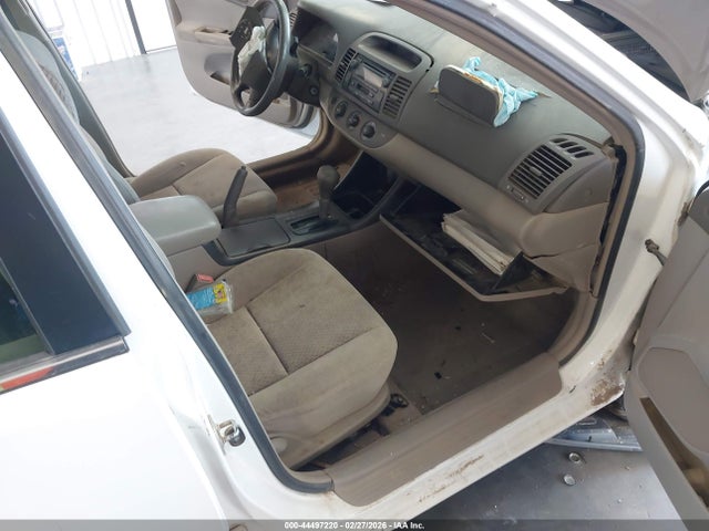 2003 Toyota Camry Le V6 მანქანა იყიდება აუქციონზე, vin: 4T1BF32K13U056688, აუქციონის ნომერი: 44497220