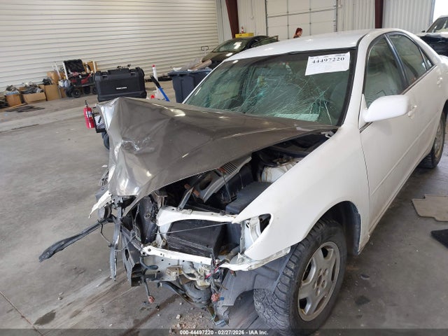 2003 Toyota Camry Le V6 მანქანა იყიდება აუქციონზე, vin: 4T1BF32K13U056688, აუქციონის ნომერი: 44497220