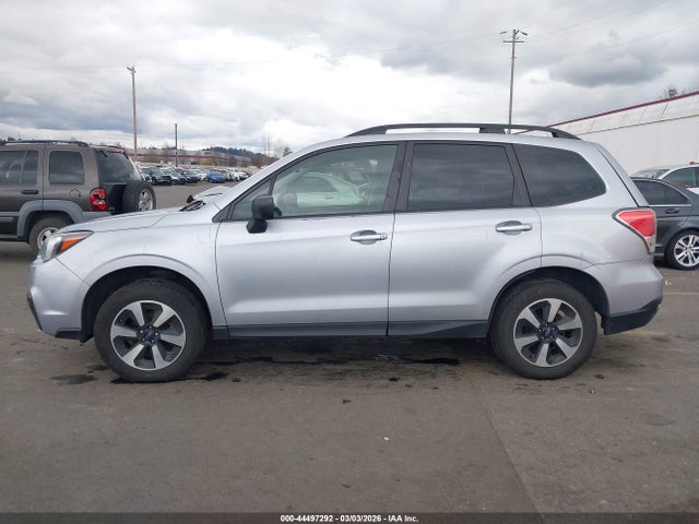 JF2SJABC6JH569457 Subaru Forester 2.5i