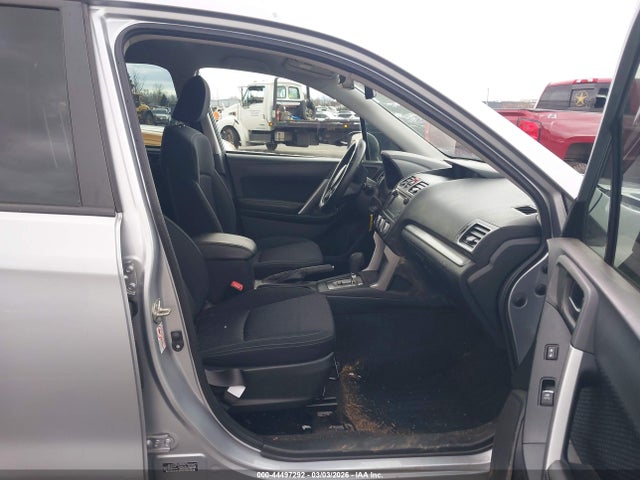 JF2SJABC6JH569457 Subaru Forester 2.5i