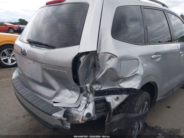 JF2SJABC6JH569457 Subaru Forester 2.5i