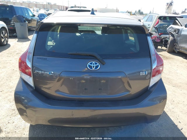 JTDKDTB31G1131951 Toyota Prius C Two