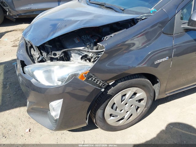 JTDKDTB31G1131951 Toyota Prius C Two