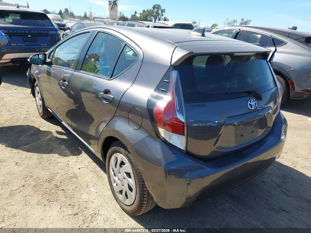 JTDKDTB31G1131951 Toyota Prius C Two