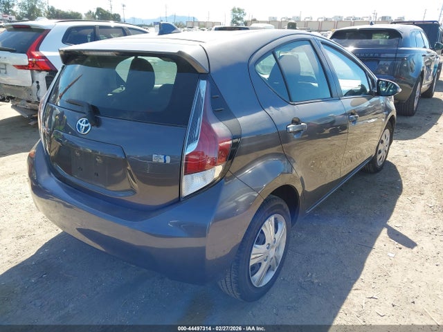 JTDKDTB31G1131951 Toyota Prius C Two